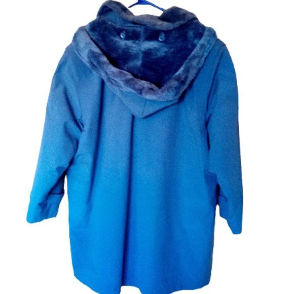 HOST PICK !!  Blue Coat with Soft Plush Lining 18 1/2 - Picture 1 of 3